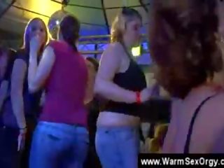 Γυμνός πάρτι μπανιστηριτζής ευρώ ερασιτεχνικό ερασιτέχνες δρόμος κορίτσι τα κορίτσια πραγματικότητα πλήγμα δουλειά πλήγμα θέσεις εργασίας bj τσιμπουκώνοντας καβλί τσιμπουκώνοντας dicksucking fella